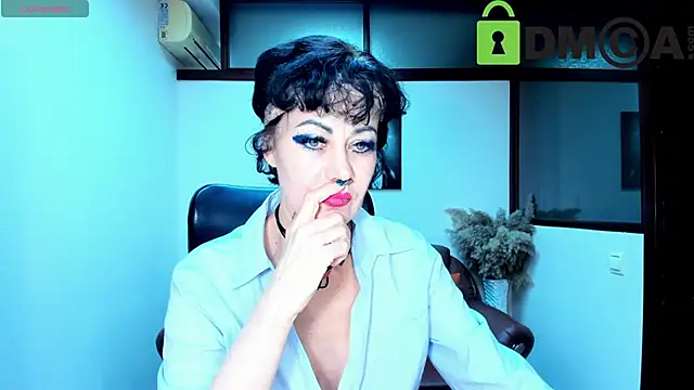 Snapshot of Silvia_Wallec chatting on 02.15.25 Silvia Wallec online show from 02.15.25