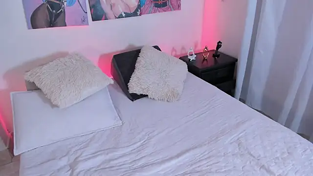 Jessica Herrera  online show from 09.18.25