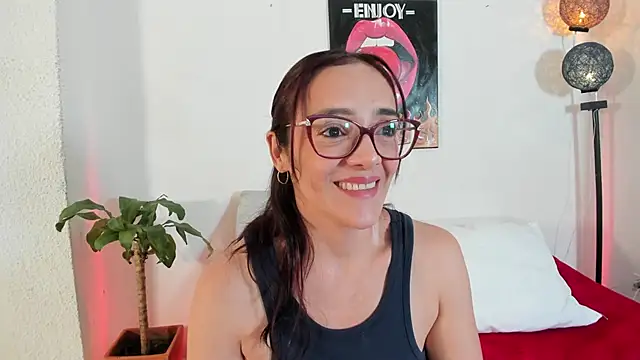 Jessica Herrera  online show from 09.23.25