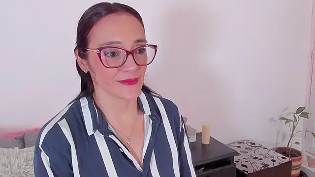Jessica Herrera  online show from 04.22.26
