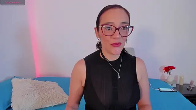 Jessica Herrera  online show from 04.28.26