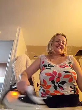 lady charlyne online show from 12.09.24