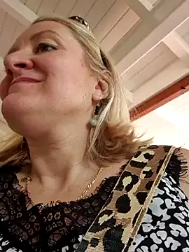 lady charlyne online show from 01.15.25