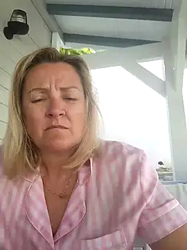 lady charlyne online show from 02.03.25