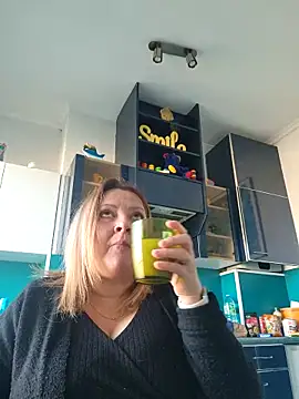 Snapshot of lady_charlyne chatting on 01.06.26 lady charlyne online show from 01.06.26