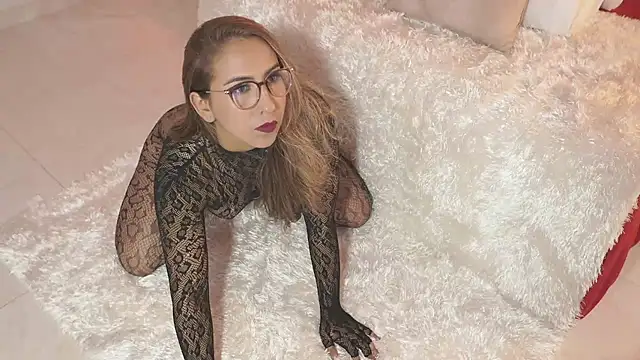 Sofia Cooper  online show from 10.10.25