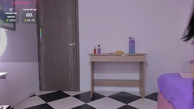 Snapshot of alexa_pariss chatting on 10.07.25 alexa pariss online show from 10.07.25