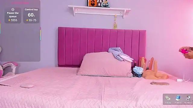 Snapshot of alexa_pariss chatting on 10.29.25 alexa pariss online show from 10.29.25