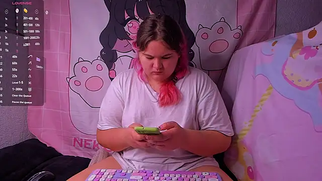 Freakcute  online show from 12.09.24