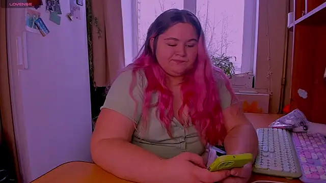 Freakcute  online show from 12.23.24