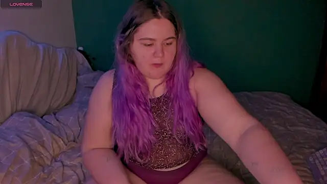 Freakcute  online show from 02.04.25