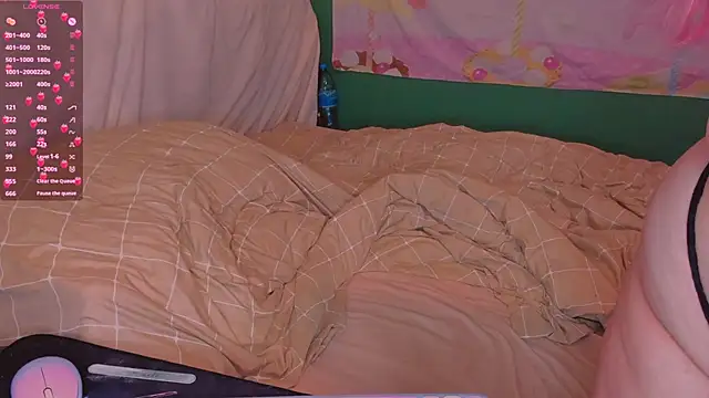 Freakcute  online show from 03.13.25