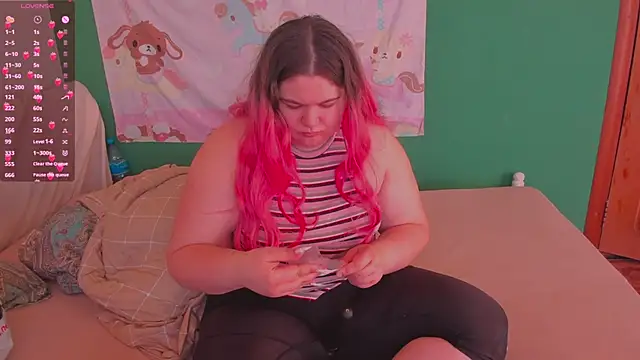 Freakcute  online show from 03.16.25