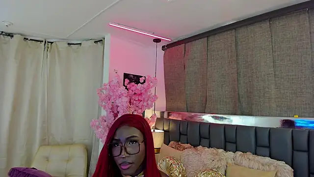 Snapshot of IsseyMz chatting on 02.23.25 IsseyMz online show from 02.23.25