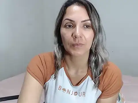 Snapshot of Chantal_hott chatting on 01.15.25 Chantal hott online show from 01.15.25