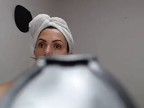 Snapshot of Chantal_hott chatting on 01.20.25 Chantal hott online show from 01.20.25