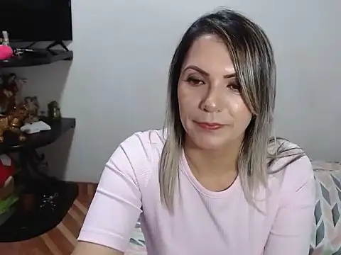 Snapshot of Chantal_hott chatting on 02.15.25 Chantal hott online show from 02.15.25