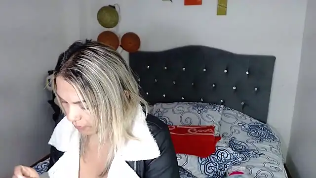 Chantal hott online show from 02.22.26