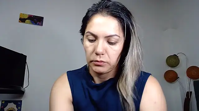 Snapshot of Chantal_hott chatting on 08.07.26 Chantal hott online show from 08.07.26