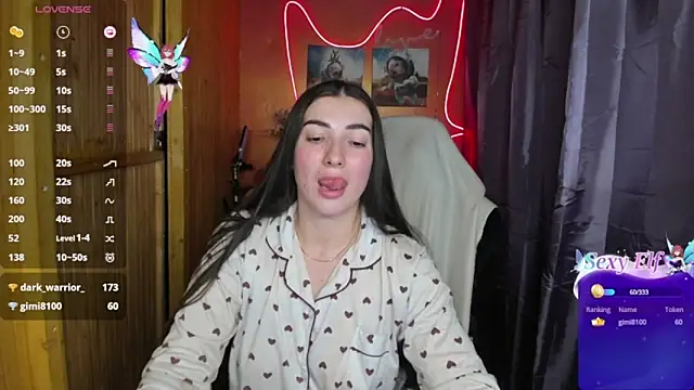 Snapshot of Fiery_Brunette_ chatting on 12.28.24 Fiery Brunette online show from 12.28.24