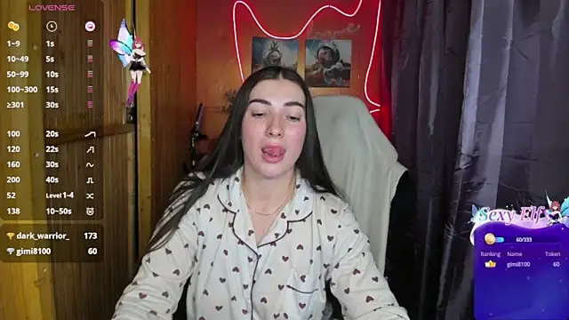 Snapshot of Fiery_Brunette_ chatting on 12.31.24 Fiery Brunette online show from 12.31.24