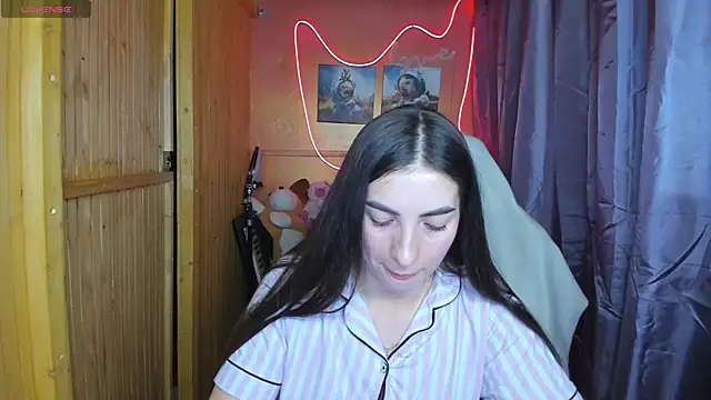 Snapshot of Fiery_Brunette_ chatting on 02.18.25 Fiery Brunette online show from 02.18.25