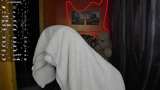 Snapshot of Fiery_Brunette_ chatting on 03.08.25 Fiery Brunette online show from 03.08.25