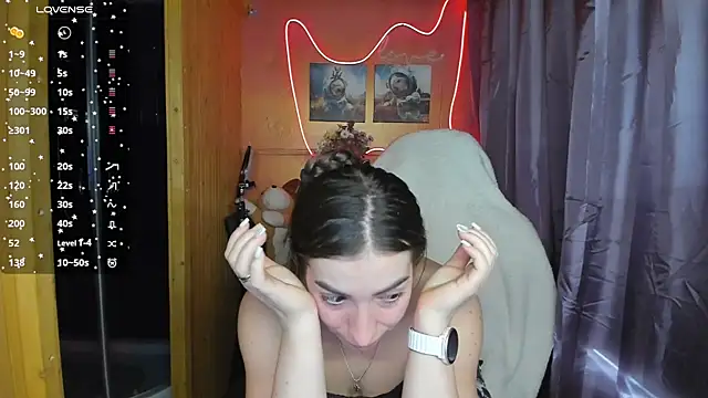 Snapshot of Fiery_Brunette_ chatting on 03.15.25 Fiery Brunette online show from 03.15.25