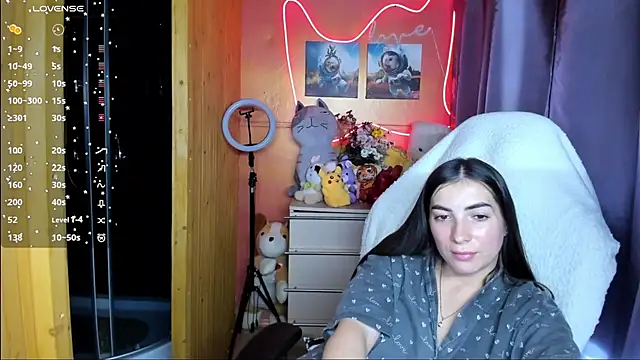 Snapshot of Fiery_Brunette_ chatting on 09.27.25 Fiery Brunette online show from 09.27.25