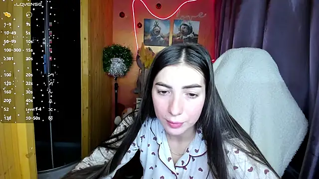 Fiery Brunette  online show from 12.21.25