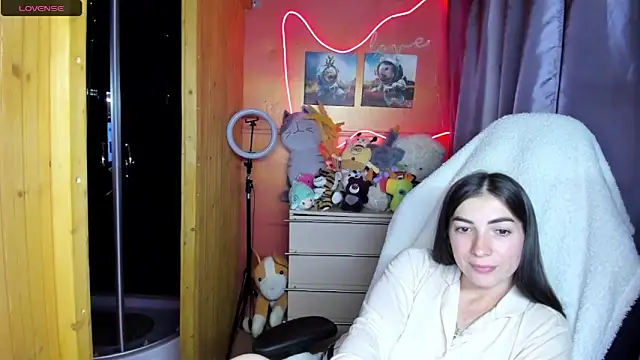 Fiery Brunette  online show from 05.21.26