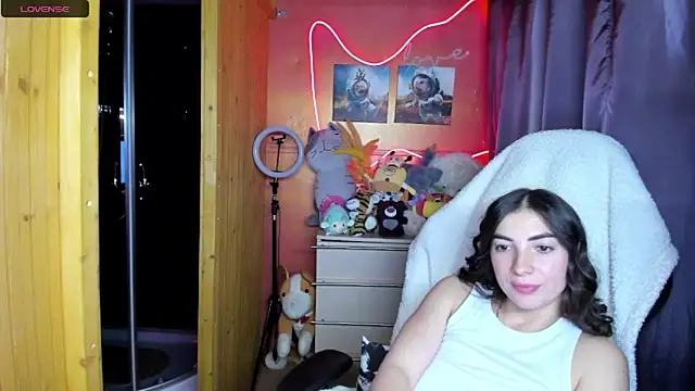 Fiery Brunette  online show from 05.24.26