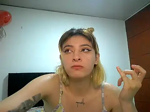 Mia foster1 online show from 05.27.26
