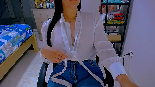 BitterMomXxx online show from 04.29.26