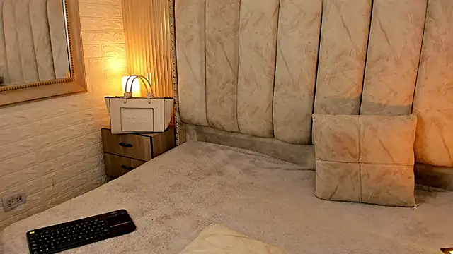 Snapshot of catalina__23 chatting on 09.29.25 catalina 23 online show from 09.29.25