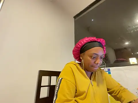 ChocolateCakeQueen online show from 11.26.25