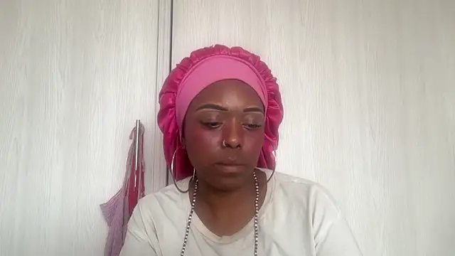 ChocolateCakeQueen online show from 12.18.25