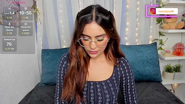 Snapshot of HazzelGray chatting on 01.05.26 HazzelGray online show from 01.05.26