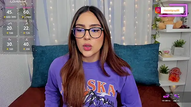 Snapshot of HazzelGray chatting on 03.08.26 HazzelGray online show from 03.08.26