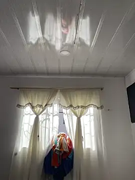 hannahb-e online show from 12.17.25