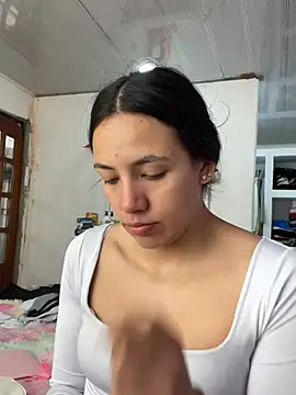 Snapshot of hannahb-e chatting on 07.05.26 hannahb-e online show from 07.05.26