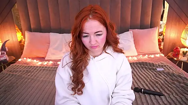 Marina Mur  online show from 02.13.25