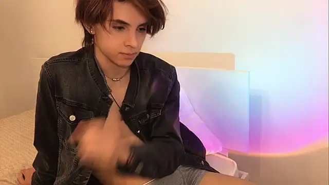 Snapshot of k0sta_ chatting on 12.13.24 k0sta  online show from 12.13.24