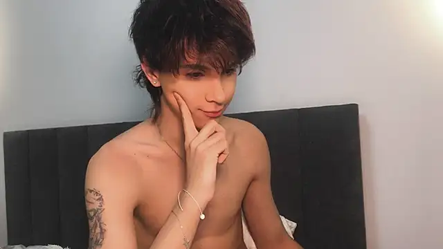 Snapshot of k0sta_ chatting on 02.10.25 k0sta  online show from 02.10.25