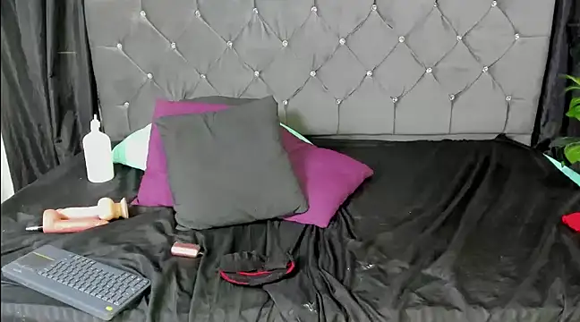 Snapshot of Cataleya_divine chatting on 03.01.25 Cataleya divine online show from 03.01.25