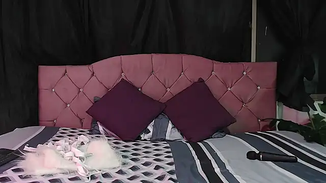 Snapshot of Cataleya_divine chatting on 10.15.25 Cataleya divine online show from 10.15.25