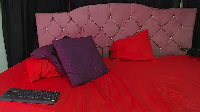 Snapshot of Cataleya_divine chatting on 10.25.25 Cataleya divine online show from 10.25.25