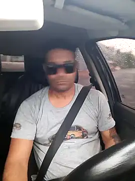 hecwil8 online show from 10.17.25