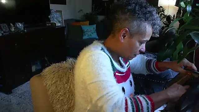 CeceilaMoon online show from 12.22.25