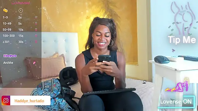 Snapshot of shenielxx chatting on 03.15.25 shenielxx online show from 03.15.25